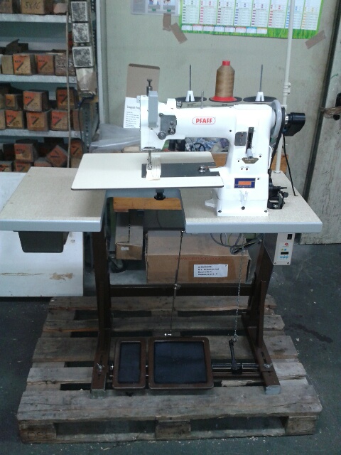 PFAFF Kl. 335 Einnadel Armnähmaschine mit Dreifachtransport (alternierende Füße) (Sattlernähmaschine, Taschenherstellung usw) überholt