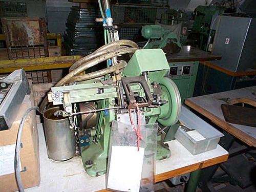 ALBEKO Typ 135P automatische Schaftschnürmaschine mit pneumatischer Mehrweiteneinstellung