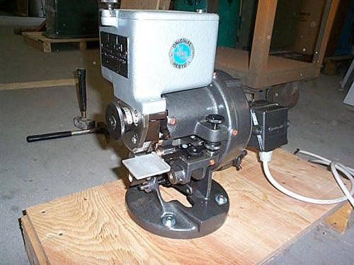 HESTIKA Typ 2001 Beleimmaschine mit 20 mm Auftrag von oben