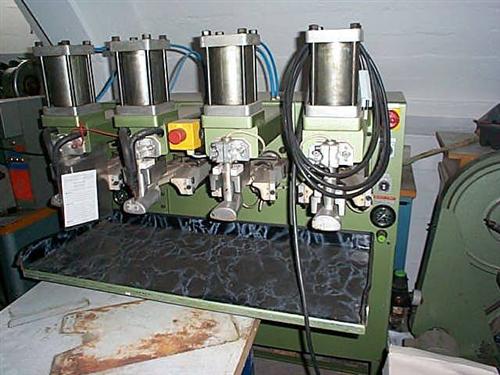 LEIBROCK Typ FSB-4 shoe quarter moulding machine with two heated activating stations and two cooled moulding stations