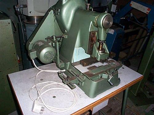 MÜLLER & KURTH Typ 61 N automatic punching and belt lenght cutting machine