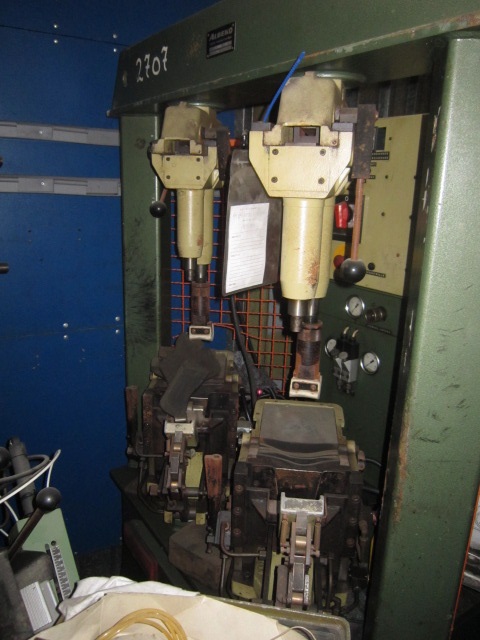 ALBEKO Typ 528 BLA zweistellige hydraulische Sohlenpresse mit Louix XV Einrichtung