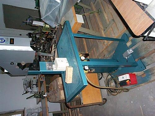 USM Modell DVBH-RA insole tacking machine for loose nails