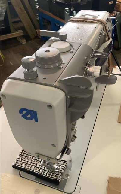 DÜRKOPP ADLER Kl. 967 100180 heavy duty flat bed sewing machine triple transport, XL hook, 15 mm stitch length, 420 mm arm length, 225 mm daylight, autom. foot lifter, display, integrated motor, on stand with table, brandnew