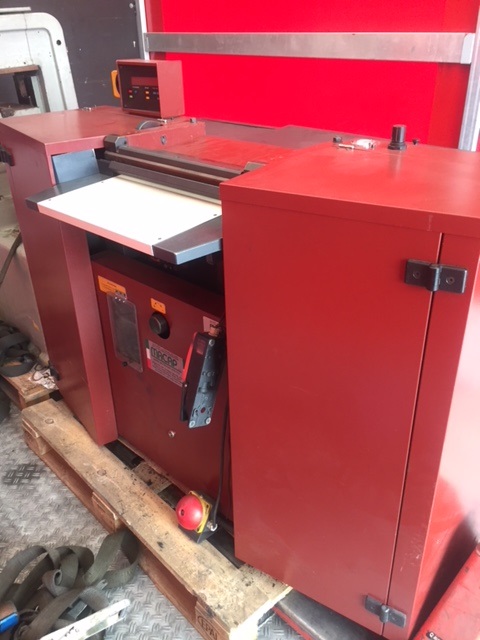 SOLD! CAMOGA C450  high duty splitting machine with 450 mm splitting width,upper roller feed and presser bar, CE, speed regulation, very good condition