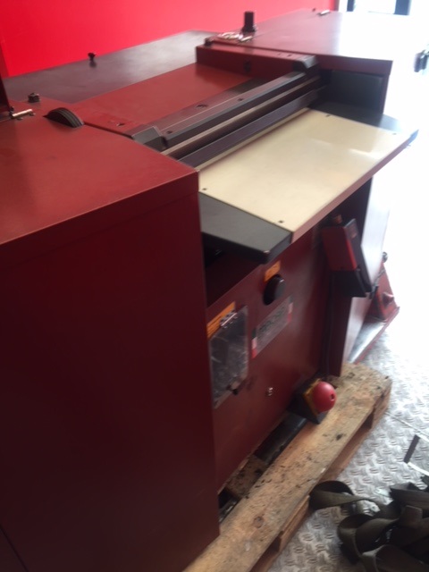 SOLD! CAMOGA C450  high duty splitting machine with 450 mm splitting width,upper roller feed and presser bar, CE, speed regulation, very good condition
