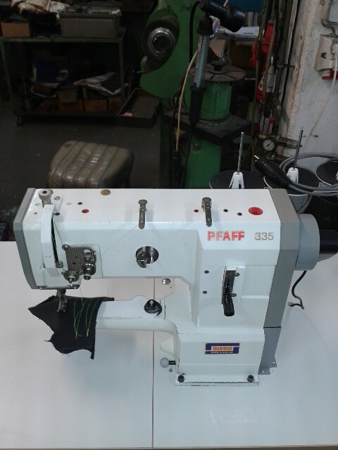 PFAFF Kl. 335 G Einnadel Armnähmaschine mit Dreifachtransport (alternierende Füße) (Sattlernähmaschine, Taschenherstellung usw) mit großem Greifer, fabrikneu