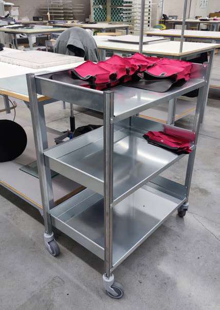 Sieck Typ PW 87-33 Grundfläche 87 x 33 cm Lager- und Systemtechnik rollbarer Produktionswagen Montagewagen Arbeitswagen Rollwagen mit 2-4 Regalflächen und 80/112/144 cm Höhe aus galvanisiertem Metall - zur Vorderseite offen