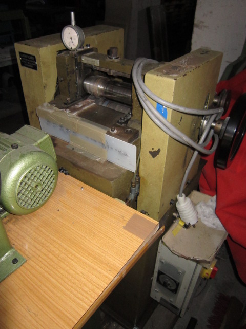 SECOM splitting machine with fixed knive, apprx. 200 mm working width