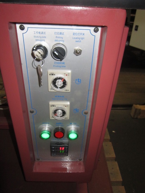 SIECK Typ 204 205 pneumatische Prägemaschine mit Folienvorschub, Prägefläche 130 x 80 mm, automatischer Schiebetisch, SPS Steuerung, CE, fabrikneu