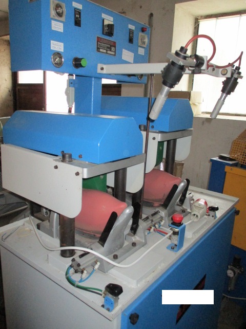 LEIBROCK Typ WA-SCH 3 two station pneumatic crimping machine for finished uppers 3 dimensional, perfect condition
